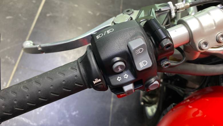 Triumph Thruxton 1200 R